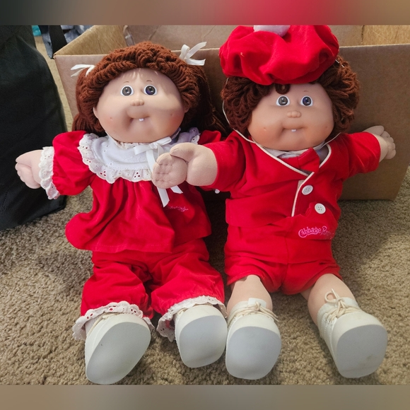 1986 Cabbage Patch Twim Boy And Girl Dolls - Picture 1 of 8